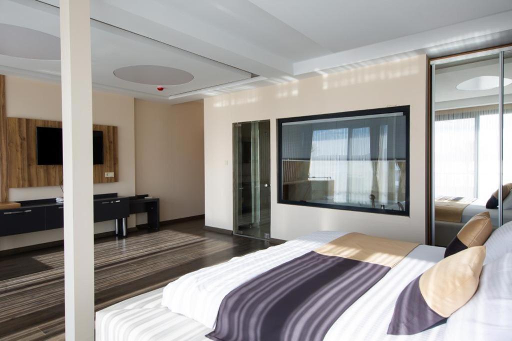 Carpe Diem Hotel Ayvalik Bagian luar foto